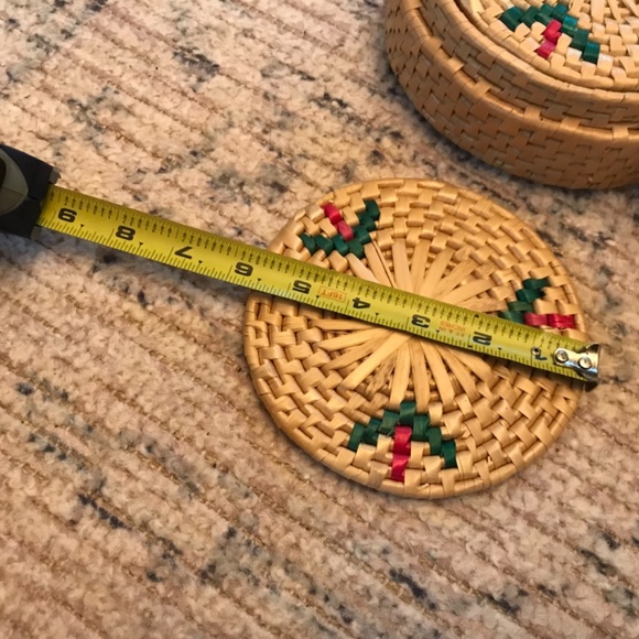 Vintage woven straw coaster set. Set of 6 - Picture 5 of 6